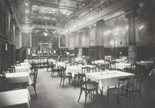 Dresden-Altstadt, Moritzstraße 1b. Restaurant "Löwenbräu" ("Münchner Löwenbräu") im Palais de Saxe. Speisesaal
