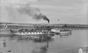 Blick über die Elbe mit Personen-Seitenraddampfer "Meißen" (1885, Werft Blasewitz) nach Pratzschwitz