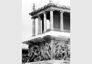 Blick auf den Pergamonfries im Pergamonmuseum