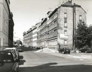 Leipzig-Lindenau, Henriettenstraße 18/4. Häuserzeile. Straßenansicht