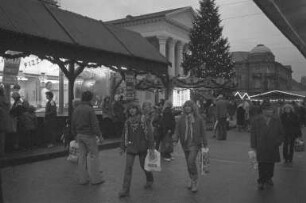 9. Karlsruher Weihnachtsmarkt (Christkindlesmarkt) auf dem Marktplatz