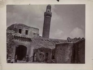 Minarett : Das Minarett einer Moschee in Mossul.
