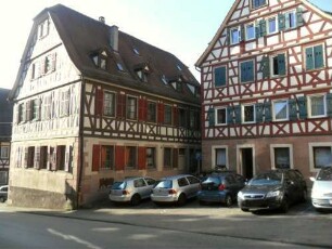 Stadtbild-Kirchstraße im Süden-Häuser Nr 21 und 23 über Giebel- und Traufseite mit Fachwerk (Riegelbauweise) auf steinernem Stock von Nordwesten