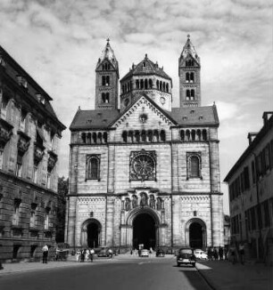 Speyer. Dom Sankt Maria und Sankt Stephan (1027 gegründet). Westfront