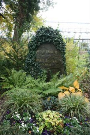 Grabmal Adolf und Marie Engler