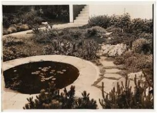 Garten Fritz Lang, Berlin-Dahlem: Rundes Wasserbecken