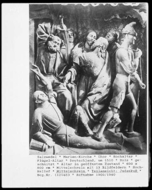 Hochaltar — Altar in geöffnetem Zustand — Mittelschrein mit 13 Bildfeldern — Gefangennahme und Judaskuß