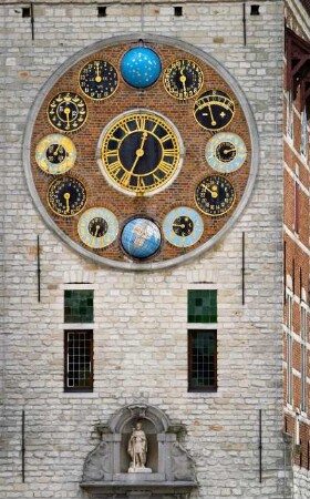 Belgien. Antwerpen. Lier. Zimmertoren. Uhrenturm