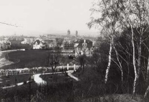 Naumburg (Saale), Blick auf die Stadt vom Bürgergarten auf dem Galgenberg aus, von Südosten