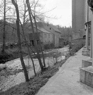 Wolkenburg (Kreis Glauchau), Mühlenstraße 9. Sägemühle, Blick über den Mühlgraben