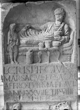 Köln, Gereonstraße 17-23, Grabstein des Lucius Crispus
