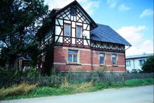 am Ende der Sichelreuther Straße stehendes Wohnhaus