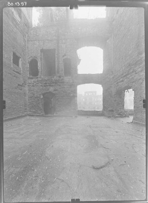 Dresden-Altstadt, Taschenberg 2. Wiederaufbau des Residenzschlosses. Teilansicht