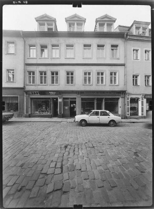 Pirna-Altstadt, Schmiedestraße 23. Wohnhaus mit Läden (18. Jh.). Straßenfront