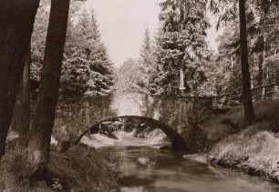 Kuhschwanzbrücke über die Prießnitz : Dresdner Heide, Kuhschwanzbrücke über die Prießnitz, Blick flussabwärts
