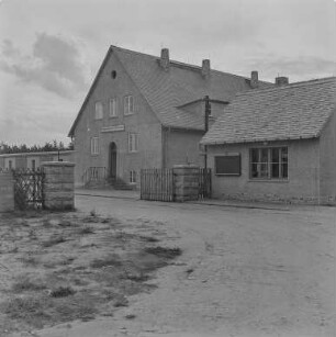 MTS, Maschinen Traktoren Station Mücka : Mücka. Maschinen-Traktoren Station (MTS). Ansicht der Gebäude
