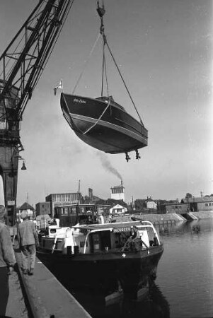Bau eines Motorboots nach amerikanischem Vorbild durch Rolladenbauer Fritz Frey.