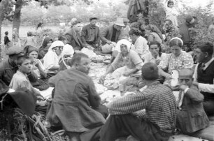 St. Konstantin: Picknick, lange Tafel