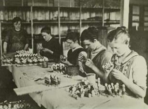 Spielzeug bemalen, Erzgebirge