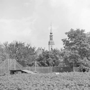 Lübbenau. Blick auf die Lübbenauer Kirche. : Lubnjow. Pohlad na Lubnjowsku cyrkej.
