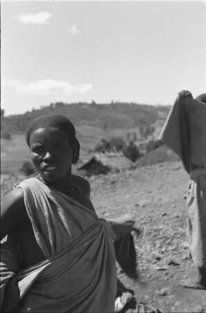 Oromo Frau in Kulubi (Äthiopienreise 1937/1938 - 1. Fahrt: von Dire Dawa durch das Somali-Hochland nach Addis Abeba)