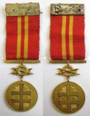 Orden des slowakischen Doppelkreuzes (?), Medaille in Gold mit Schwertern, Slowakei