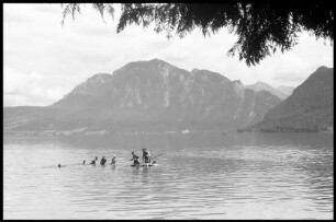 Burgau: Badende im Attersee