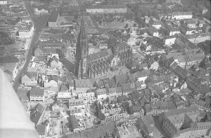Luftaufnahmen von Freiburg i. Br., Altstadt mit Münster von Süden