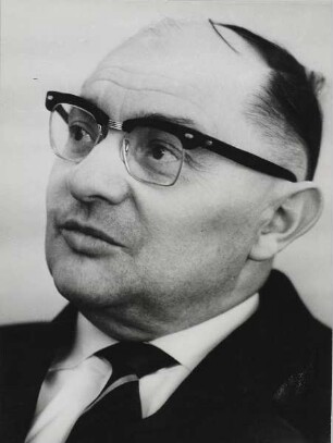 Heinrich Dathe, Direktor des Tierparks Berlin