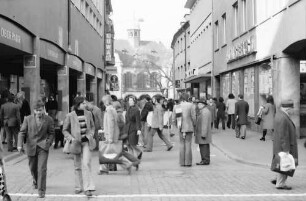 Freiburg: Rathausgasse mit Rathaus