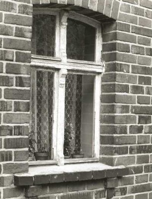 Viereichen-Neuliebel, Bautzner Straße 21. Bauernhof (1886/1900). Wohnstallhaus. Fenster
