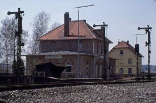 Schrozberg Empfangsgebäude Güterschuppen Bahnsteig