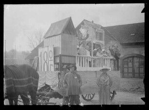 Fasnacht Sigmaringen 1936; Umzugswagen 'Strandbad - Einst/Jetzt'