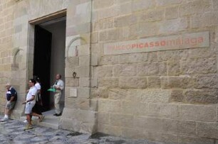 Malaga - Picasso Museum : Blick auf den Eingang zum Picasso Museum. Aufgenommen in Malaga am 10. Oktober 2009