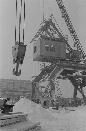 Vorbereitungen zur Frühjahrsmesse 1956, Aufbauarbeiten und Montage von Maschinenanlagen