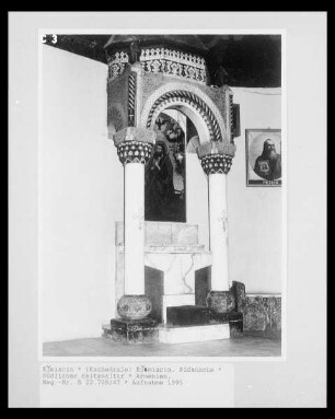 Südlicher Seitenaltar