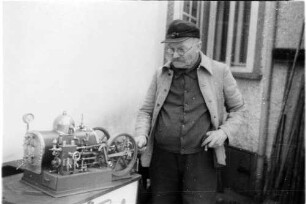 Dampfmaschine, erbaut von Werkmeister Josef Simmendinger (1888 - 1977) aus Gammertingen, 2009 noch vorhanden
