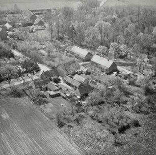 Ortsteilansicht (vor der Devastierung 1995) über Steinitzer Straße und Neupetershainer Straße mit Dorfanger