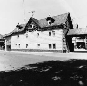 Hünstetten, Hauptstraße 11