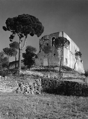 Bitonto. Gravina in Puglia. Ruinen einer Burg Kaiser Friedrichs II. (1175/1300)