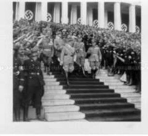 Raumbildband. Reichsparteitag der Arbeit. 100 Bilder. Nach dem Appell der Wehrmacht.