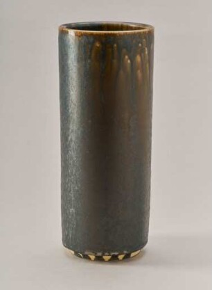 Schwarze Vase in Walzenform