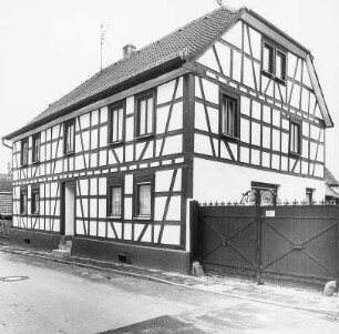 Fachwerkwohnhaus; Dreieich, Wallstraße 5