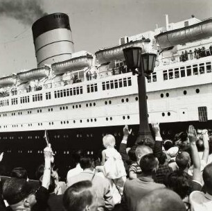 Auslaufen der Queen Mary