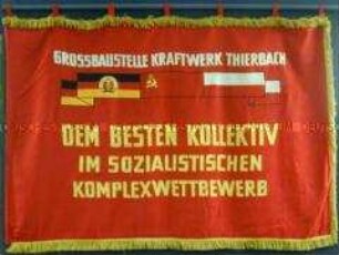 Wettbewerbsfahne der Großbaustelle Kraftwerk Thierbach