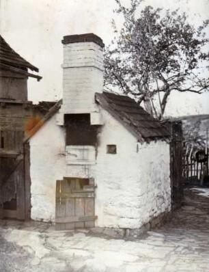 Hauptstraße. Backofen in einem Bauernhof