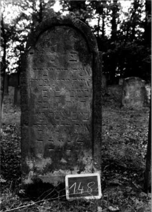 Grabstein 148 [Nir S. 107f. Nr. 11.13]