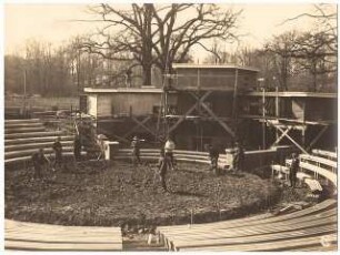 Ausstellungsgarten Jubiläums-Gartenbau-Ausstellung 1926, Dresden: Ansicht Vorbreitung und Aufbau Parktheater