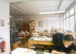 Sächsische Landesbibliothek - Staats- und Universitätsbibliothek Dresden. Zentralbibliothek (ehem. Landesbibliothek) Erdgeschoss. Abteilung Bestandserhaltung, Restaurierung, Werkstattraum im Anbau : Dresden-Neustadt, Marienallee 12. Sächsische Landesbibliothek - Staats- und Universitätsbibliothek Dresden. Zentralbibliothek (ehem. Landesbibliothek) Erdgeschoss. Abteilung Bestandserhaltung, Restaurierung, Werkstattraum im Anbau