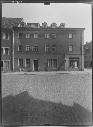 Pirna-Altstadt, Lange Straße 11. Wohnhaus mit Ladeneinbau (18. Jh.). Straßenfront (Badergasse)